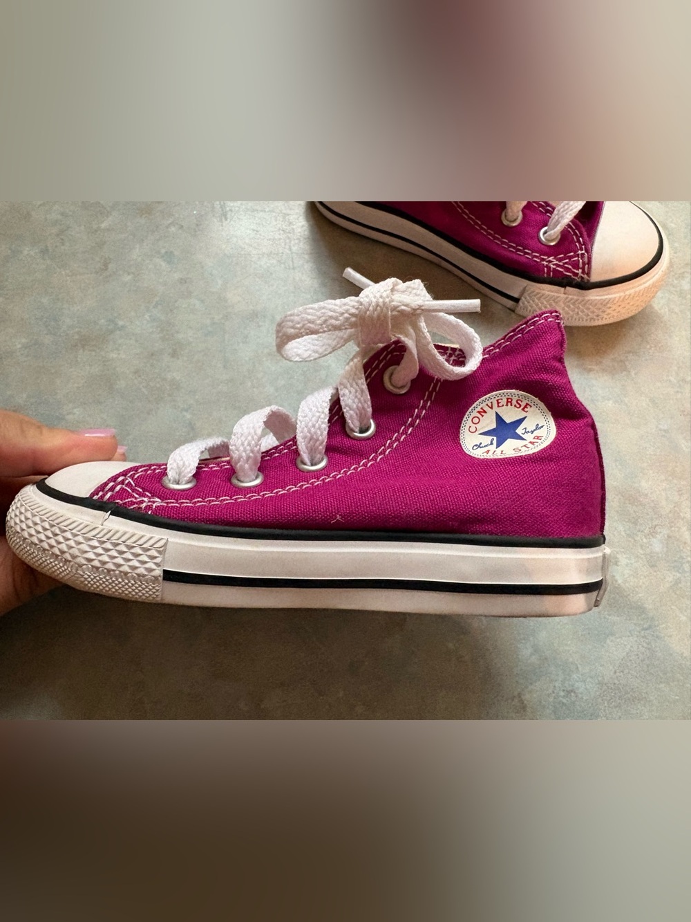 Converse size 7C Kids' High-Top Sneakers in Magenta and White - Picture 6 of 9